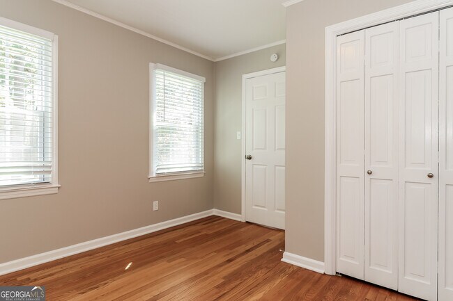 Building Photo - 1666 Greenbrook Dr