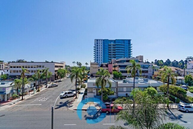 Building Photo - 2870 Fourth Ave