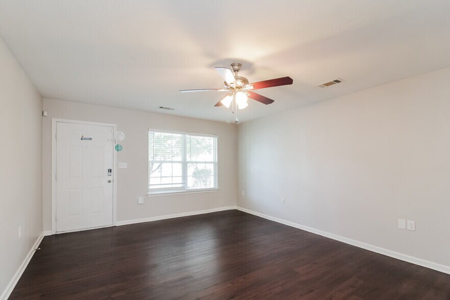 Building Photo - 1220 Chaser Ridge Ct