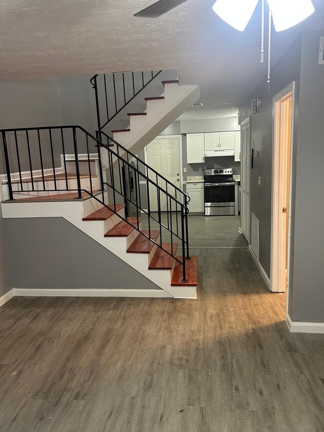 Building Photo - 2713 Evans Mill Dr