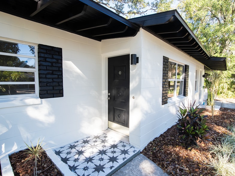 Building Photo - 504 Altaloma Ave