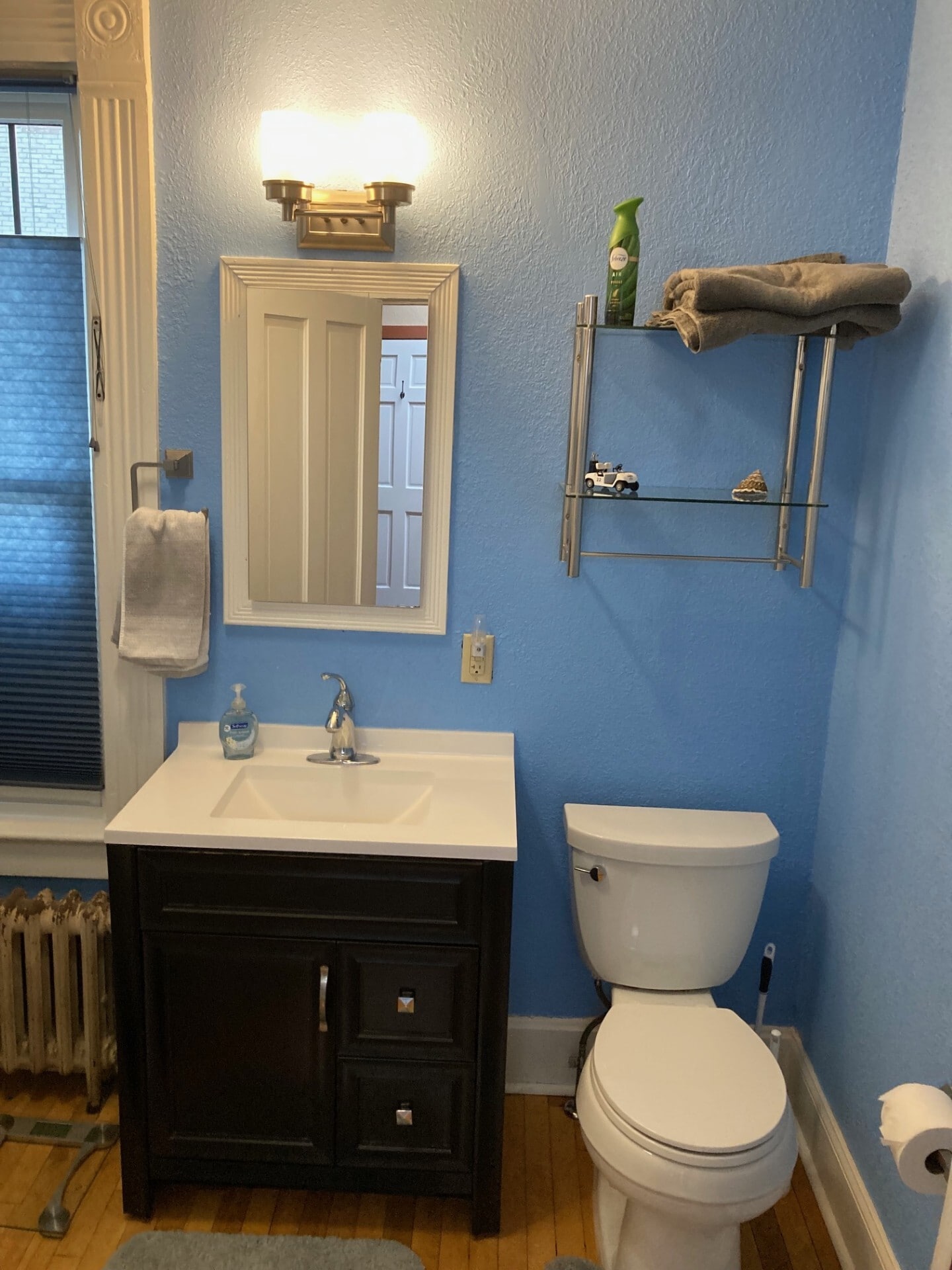 Bathroom Vanity - 118 Pine St