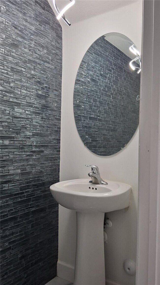 Building Photo - 26410 SW 148th Ct