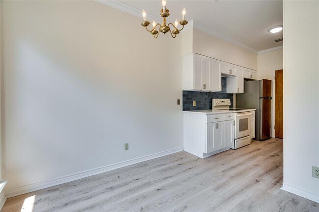 Building Photo - 1406 Windsor Rd