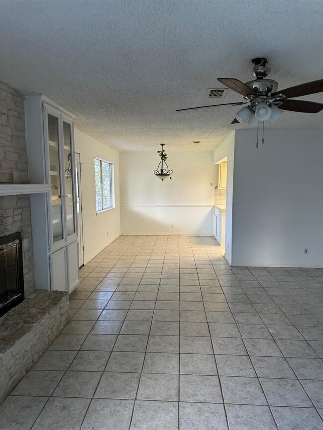 Building Photo - 12800 Irongate Ave