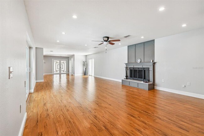Building Photo - 1302 Brandonwood Dr