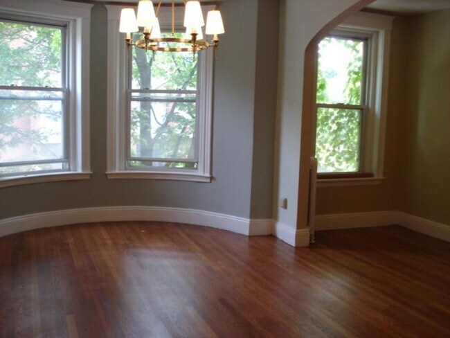 Building Photo - 5 BED/2 BATH NEAR B.U. FOR 9/1/2026