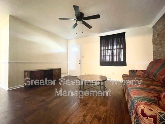 Building Photo - 320 Chatham Villa Dr