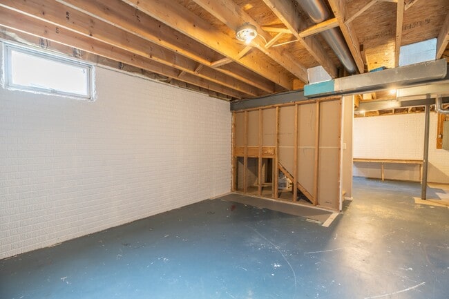 Building Photo - 484-486 Applegate Ln