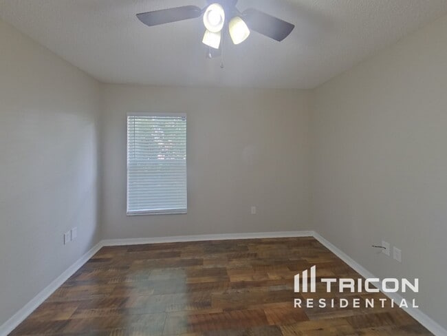 Building Photo - 609 White Oak Way