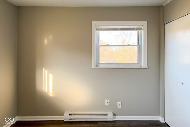 Building Photo - 5905 Devington Rd