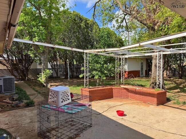 Building Photo - 4800 George St