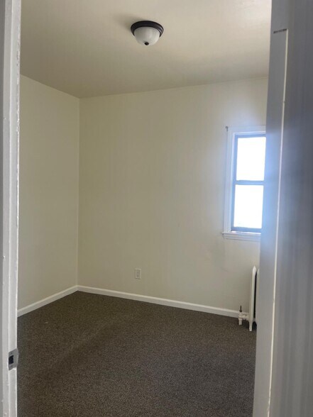 Building Photo - 242 Union Ave