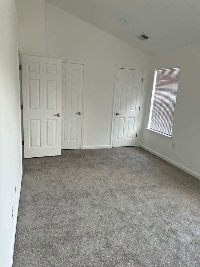 Building Photo - 6113 Lands End Ct