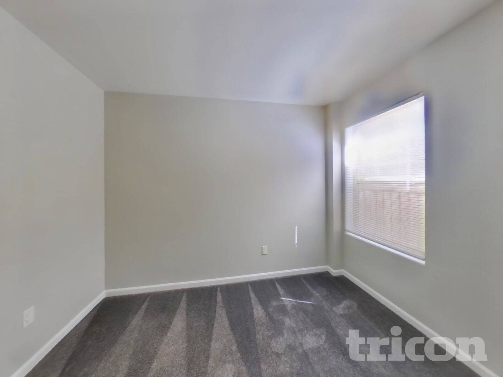 Building Photo - 1924 Kelowna Place Southest