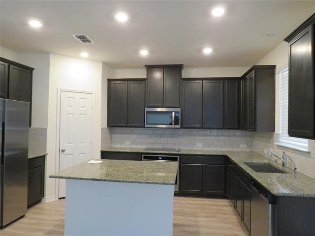 Building Photo - 3652 Highland Bayou Dr