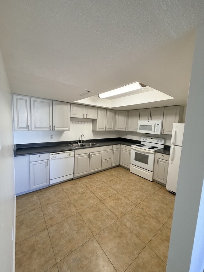 Building Photo - 10595 W Arica Rd