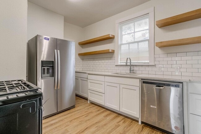 Building Photo - Large Newly Remodeled Home in Historic Fai...