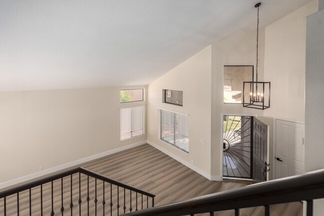 Building Photo - 1630 S Lemon