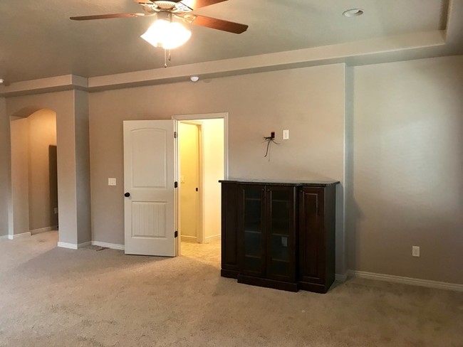 Building Photo - **Beautiful Little Valley Home**