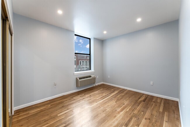 Building Photo - 44 Sherman Ave