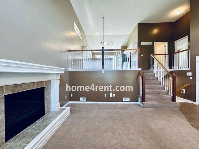 Building Photo - Four Bedroom Olathe Home in a Quiet Neighb...