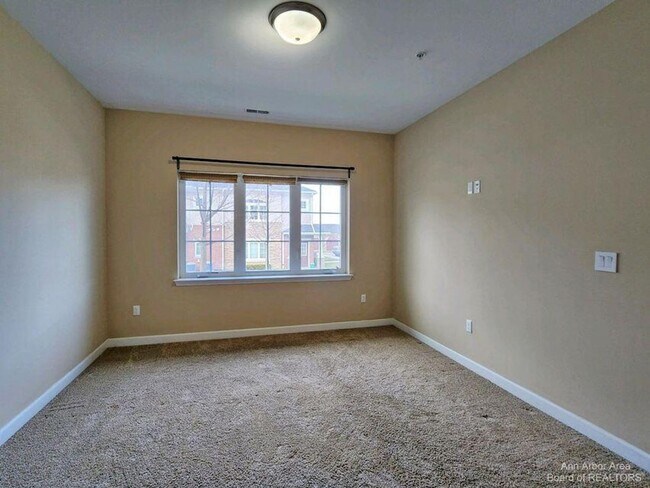 Building Photo - 5643 Arbor Chase Dr