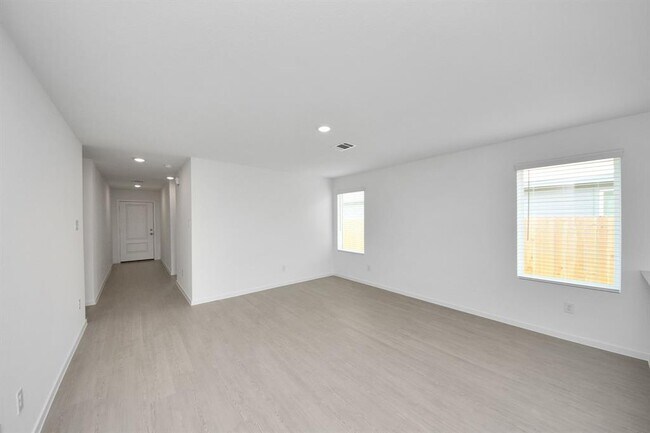 Building Photo - 25657 Rose Creek Dr