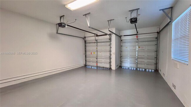 Building Photo - 210 SW 9th St