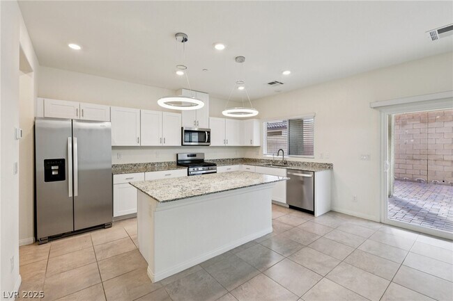 Building Photo - 10971 Meridian Flds Ave