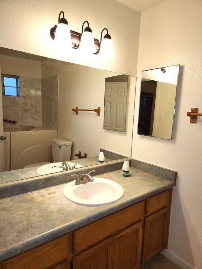Building Photo - 3 bedroom - 2 bath home for Rent