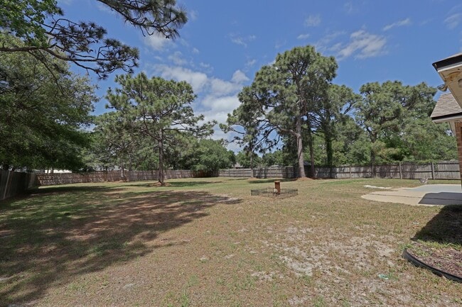 Building Photo - 1915 Sunrise Dr