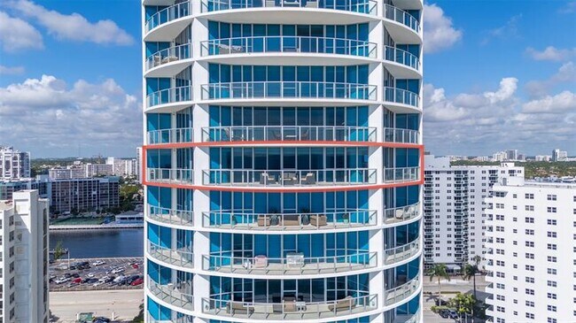 Building Photo - 3101 S Ocean Dr