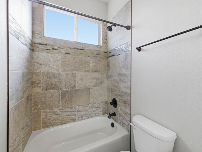 Building Photo - Updated 2-Bedroom, 2-Bathroom Home in Loveland