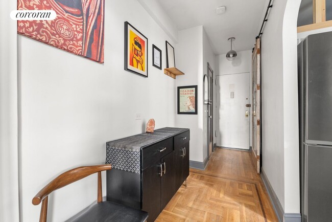 Building Photo - 811 Walton Ave