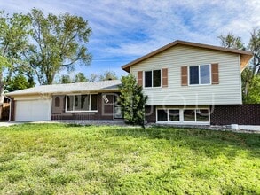 Building Photo - 206 Catalina Pl