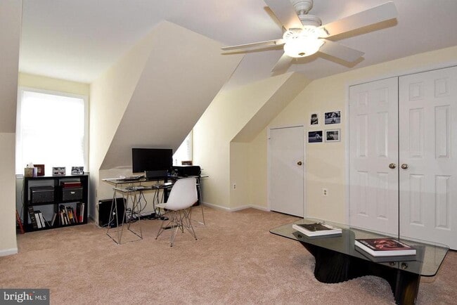 Building Photo - 5449 Grove Ridge Way