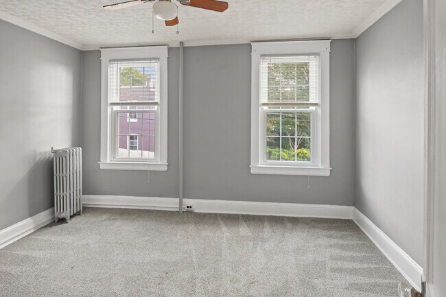 Building Photo - 1109 W 40th St