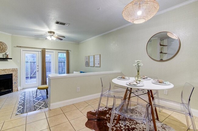 Building Photo - 1411 Gracy Farms Ln