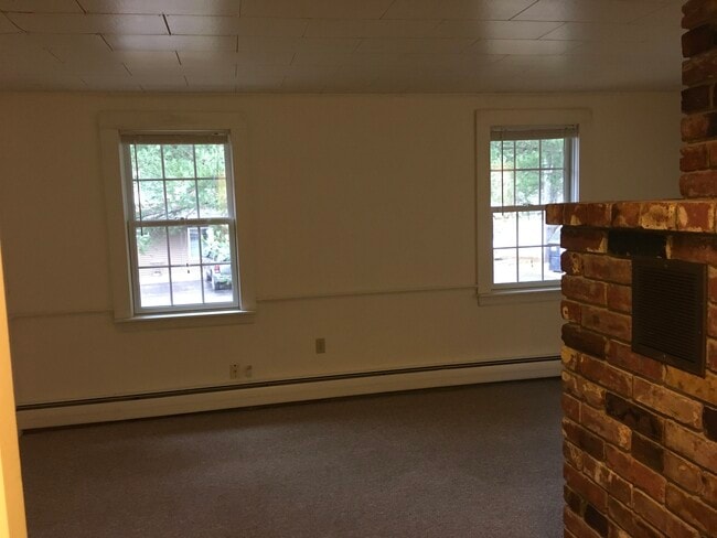 Building Photo - 7 Carlisle St