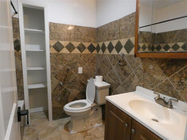 Building Photo - 8919 Winding River Dr