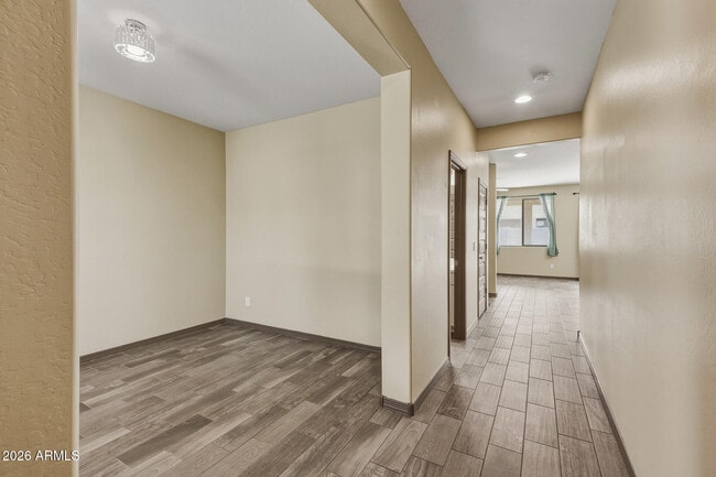 Building Photo - 7422 S 28th Pl