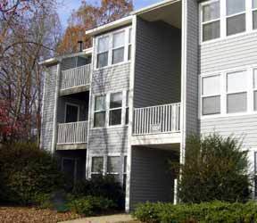 Primary Photo - 1 BR, 1 BA Condo-3rd floor *Fresh paint throughout! * Easy to clean flooring only one year old. P...