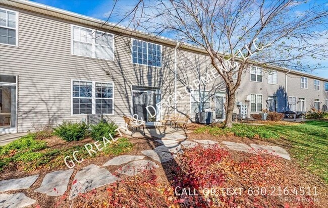 Building Photo - 2864 Rutland Cir