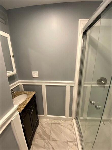 Building Photo - 1920 E Genesee St