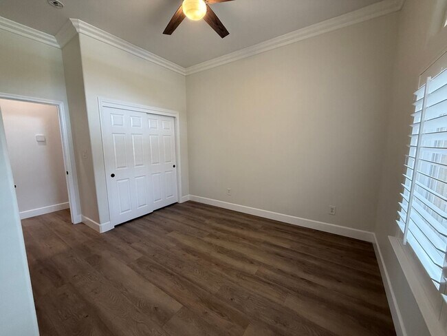 Building Photo - Stunning Silver Oak Ranch Home!