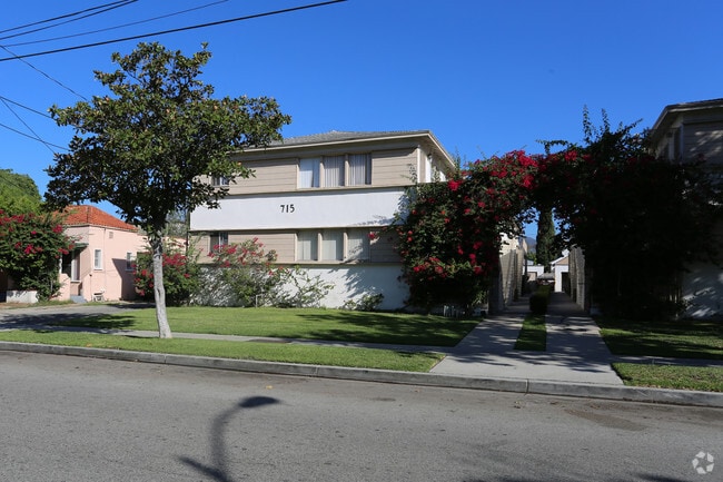 Building Photo - 715 E Garfield Ave