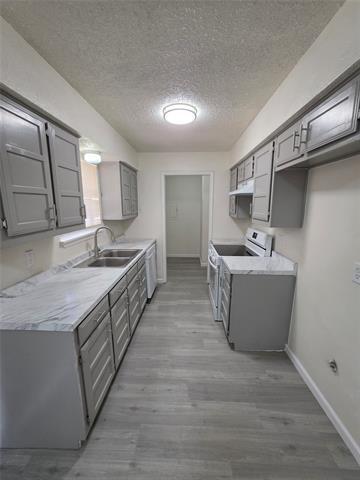 Building Photo - 216 Tejas Dr