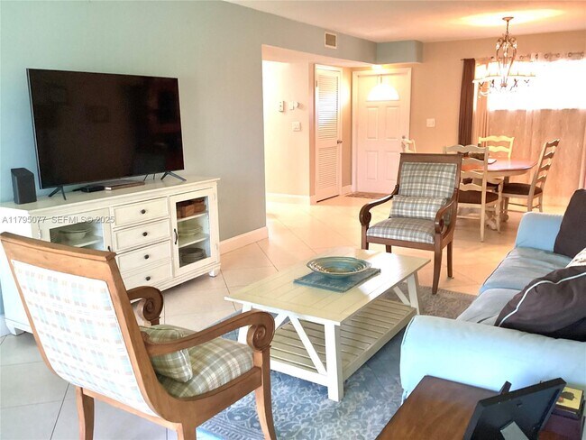 Building Photo - 8962 S Hollybrook Blvd