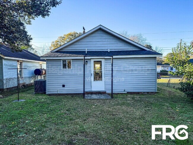 Building Photo - 914 Seaboard St